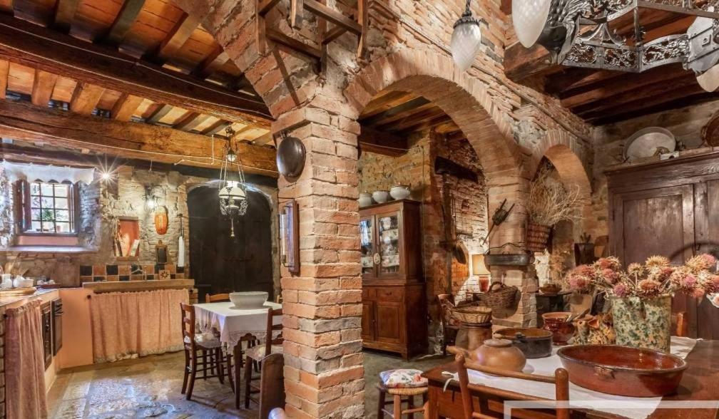 Alojamento de Acomodação e Pequeno-almoço Palazzo Palesa